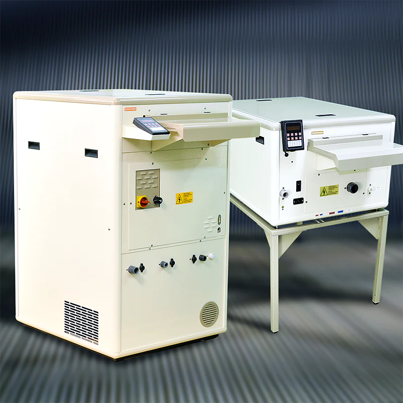 Filmelőhívó berendezések